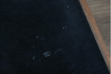 イギリスアンティーク　Lloyd’s Antiques(ロイズ・アンティークス)取り扱い　オーク材　花彫刻が引き立つダイニングチェア4脚セット　(R-087341)