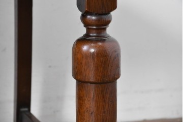 イギリスアンティーク　Lloyd’s Antiques(ロイズ・アンティークス)取り扱い　オーク材　花彫刻が引き立つダイニングチェア4脚セット　(R-087341)