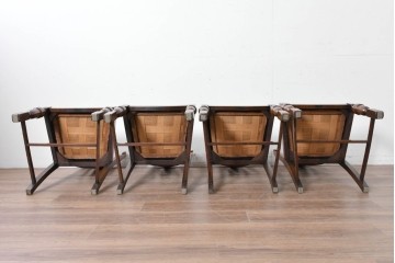 イギリスアンティーク　Lloyd’s Antiques(ロイズ・アンティークス)取り扱い　オーク材　花彫刻が引き立つダイニングチェア4脚セット　(R-087341)