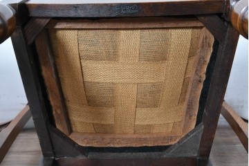 イギリスアンティーク　Lloyd’s Antiques(ロイズ・アンティークス)取り扱い　オーク材　花彫刻が引き立つダイニングチェア4脚セット　(R-087341)