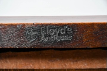 イギリスアンティーク　Lloyd’s Antiques(ロイズ・アンティークス)取り扱い　オーク材　花彫刻が引き立つダイニングチェア4脚セット　(R-087341)