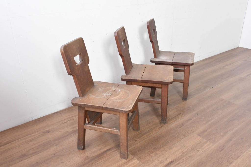 和製ヴィンテージ　楢(ナラ)材　コーヒーカップの透かし彫り入り　古いカフェのダイニングチェア3脚セット　(R-087342)