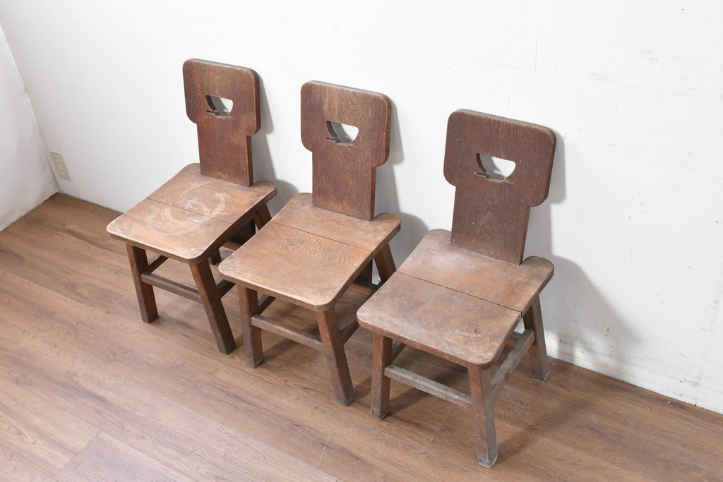 和製ヴィンテージ　楢(ナラ)材　コーヒーカップの透かし彫り入り　古いカフェのダイニングチェア3脚セット　(R-087342)