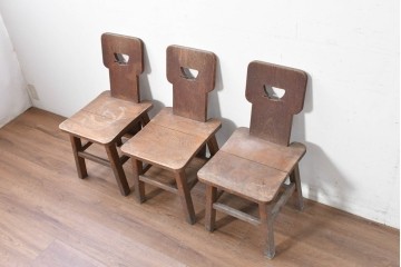 和製ヴィンテージ　楢(ナラ)材　コーヒーカップの透かし彫り入り　古いカフェのダイニングチェア3脚セット　(R-087342)