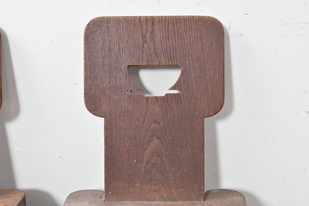 和製ヴィンテージ　楢(ナラ)材　コーヒーカップの透かし彫り入り　古いカフェのダイニングチェア3脚セット　(R-087342)