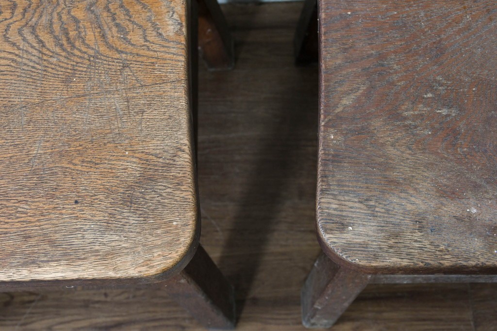 和製ヴィンテージ　楢(ナラ)材　コーヒーカップの透かし彫り入り　古いカフェのダイニングチェア3脚セット　(R-087342)