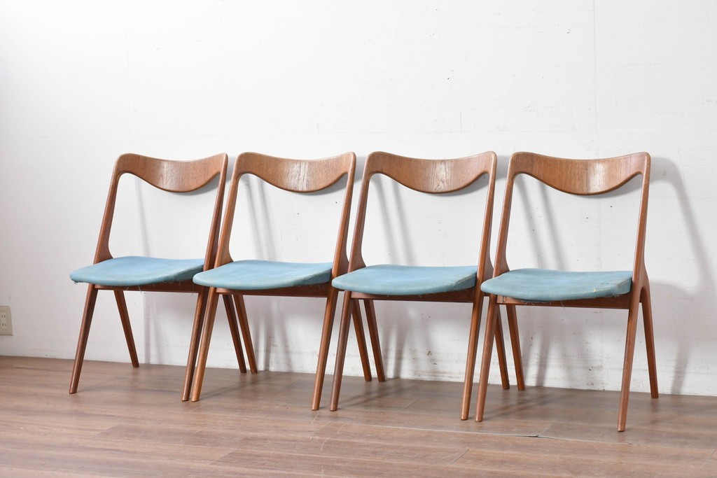 《張地の張り替え加工費込み》　スウェーデンヴィンテージ　希少モデル　Albin Johansson & Soner(アルビン・ヨハンソン&セーナー)　Storken(ストーケン)　背もたれのカーブが印象的なチーク材のダイニングチェア4脚セット　(R-087343)