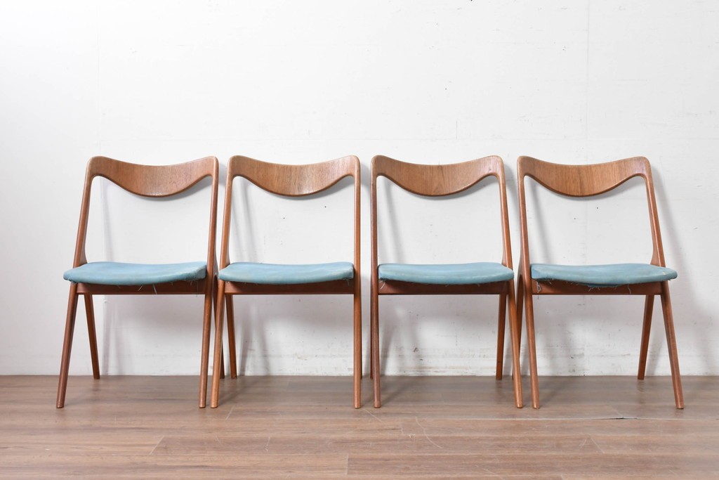 《張地の張り替え加工費込み》　スウェーデンヴィンテージ　希少モデル　Albin Johansson & Soner(アルビン・ヨハンソン&セーナー)　Storken(ストーケン)　背もたれのカーブが印象的なチーク材のダイニングチェア4脚セット　(R-087343)