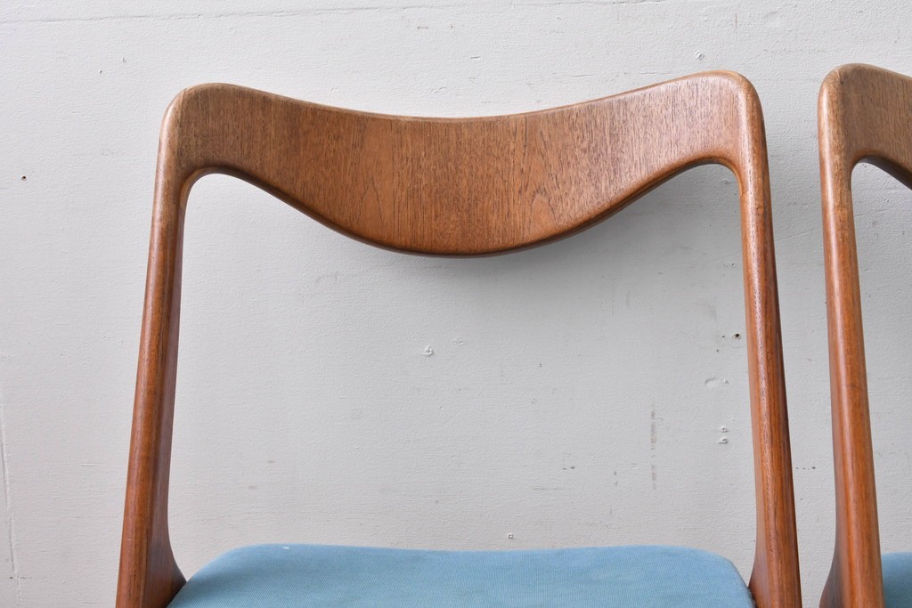 《張地の張り替え加工費込み》　スウェーデンヴィンテージ　希少モデル　Albin Johansson & Soner(アルビン・ヨハンソン&セーナー)　Storken(ストーケン)　背もたれのカーブが印象的なチーク材のダイニングチェア4脚セット　(R-087343)