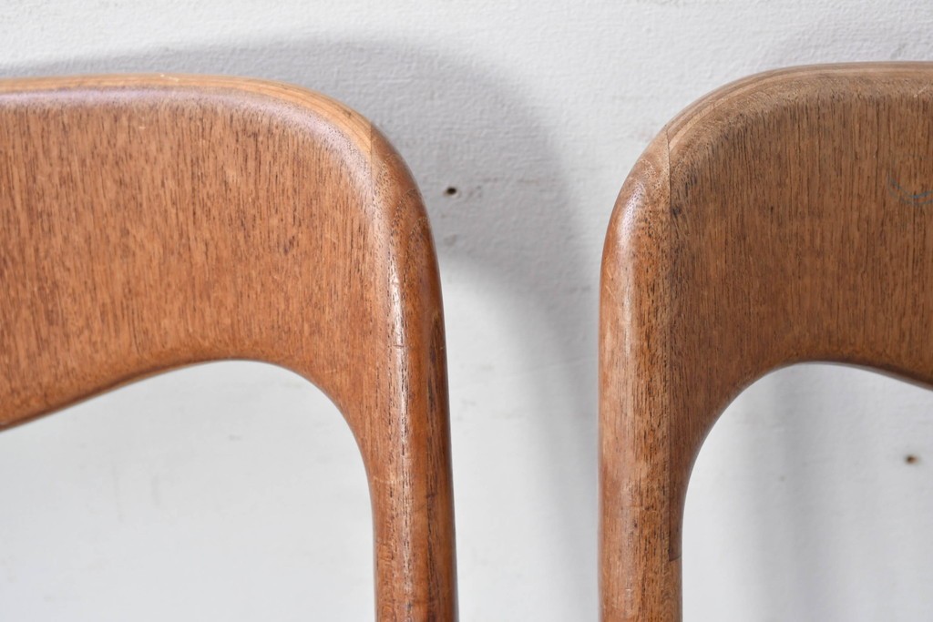 《張地の張り替え加工費込み》　スウェーデンヴィンテージ　希少モデル　Albin Johansson & Soner(アルビン・ヨハンソン&セーナー)　Storken(ストーケン)　背もたれのカーブが印象的なチーク材のダイニングチェア4脚セット　(R-087343)