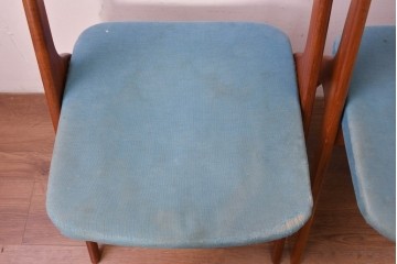 《張地の張り替え加工費込み》　スウェーデンヴィンテージ　希少モデル　Albin Johansson & Soner(アルビン・ヨハンソン&セーナー)　Storken(ストーケン)　背もたれのカーブが印象的なチーク材のダイニングチェア4脚セット　(R-087343)