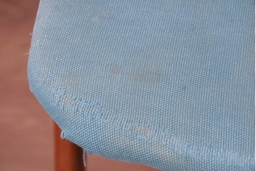 《張地の張り替え加工費込み》　スウェーデンヴィンテージ　希少モデル　Albin Johansson & Soner(アルビン・ヨハンソン&セーナー)　Storken(ストーケン)　背もたれのカーブが印象的なチーク材のダイニングチェア4脚セット　(R-087343)