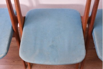 《張地の張り替え加工費込み》　スウェーデンヴィンテージ　希少モデル　Albin Johansson & Soner(アルビン・ヨハンソン&セーナー)　Storken(ストーケン)　背もたれのカーブが印象的なチーク材のダイニングチェア4脚セット　(R-087343)