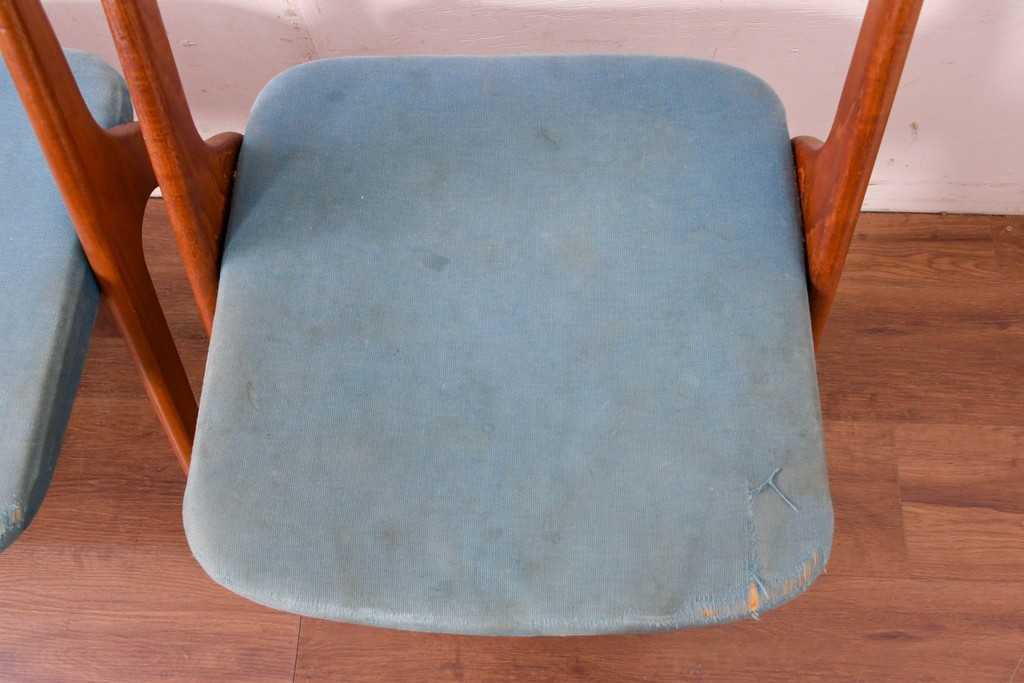 《張地の張り替え加工費込み》　スウェーデンヴィンテージ　希少モデル　Albin Johansson & Soner(アルビン・ヨハンソン&セーナー)　Storken(ストーケン)　背もたれのカーブが印象的なチーク材のダイニングチェア4脚セット　(R-087343)