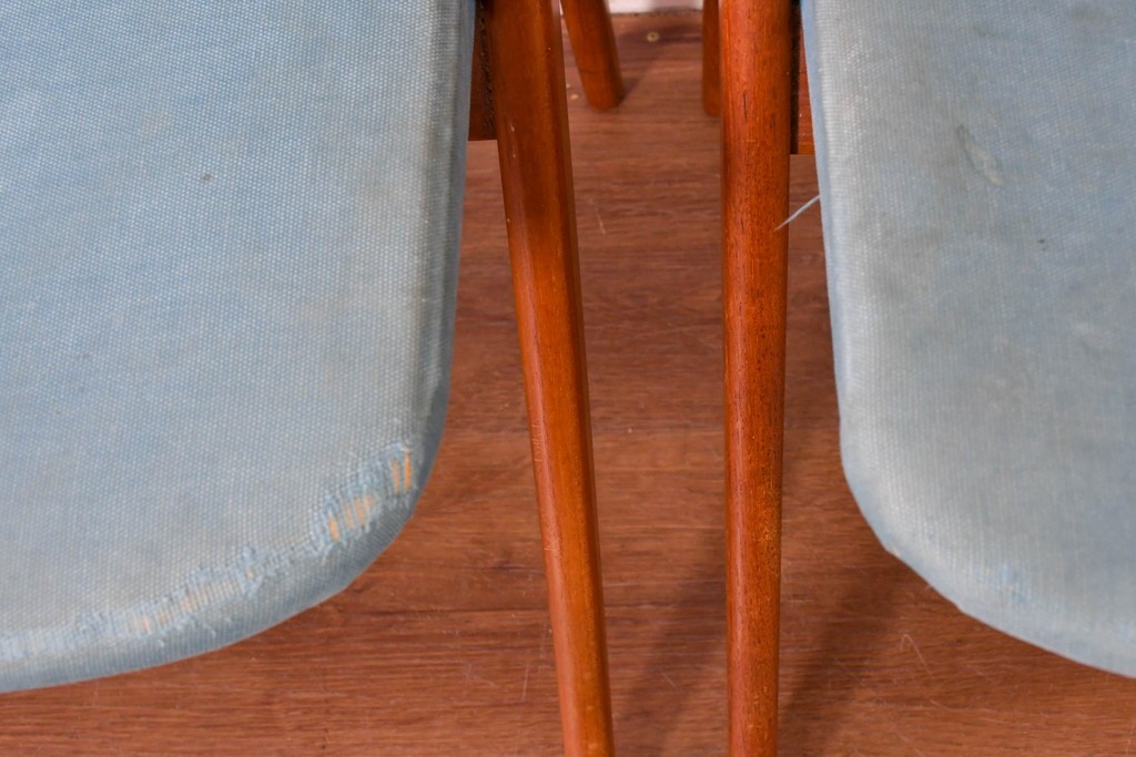《張地の張り替え加工費込み》　スウェーデンヴィンテージ　希少モデル　Albin Johansson & Soner(アルビン・ヨハンソン&セーナー)　Storken(ストーケン)　背もたれのカーブが印象的なチーク材のダイニングチェア4脚セット　(R-087343)