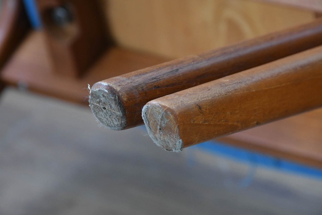 《張地の張り替え加工費込み》　スウェーデンヴィンテージ　希少モデル　Albin Johansson & Soner(アルビン・ヨハンソン&セーナー)　Storken(ストーケン)　背もたれのカーブが印象的なチーク材のダイニングチェア4脚セット　(R-087343)