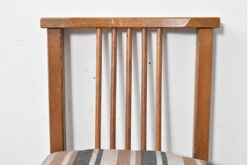 和製ヴィンテージ　楢(ナラ)材　繊細なスポーク状の背もたれと味わい深い木肌のダイニングチェア　(R-087344)