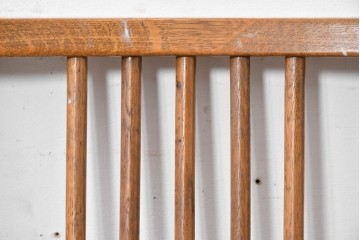 和製ヴィンテージ　楢(ナラ)材　繊細なスポーク状の背もたれと味わい深い木肌のダイニングチェア　(R-087344)