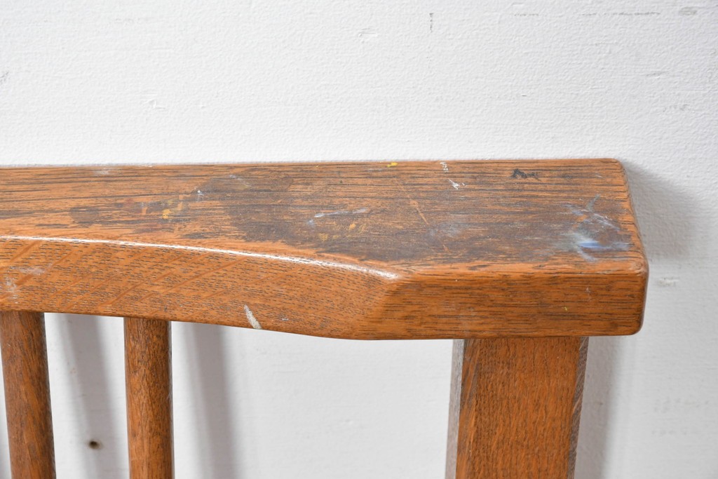 和製ヴィンテージ　楢(ナラ)材　繊細なスポーク状の背もたれと味わい深い木肌のダイニングチェア　(R-087344)