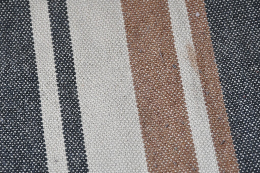 和製ヴィンテージ　楢(ナラ)材　繊細なスポーク状の背もたれと味わい深い木肌のダイニングチェア　(R-087344)