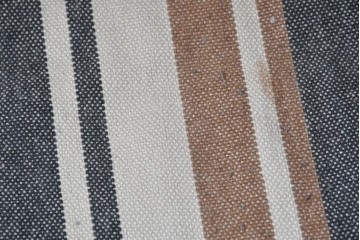 和製ヴィンテージ　楢(ナラ)材　繊細なスポーク状の背もたれと味わい深い木肌のダイニングチェア　(R-087344)