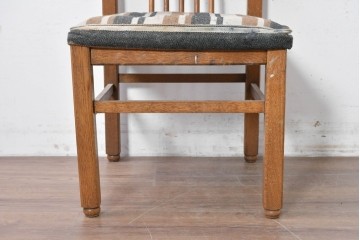 和製ヴィンテージ　楢(ナラ)材　繊細なスポーク状の背もたれと味わい深い木肌のダイニングチェア　(R-087344)