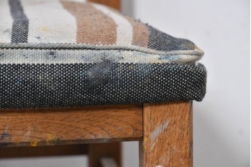 和製ヴィンテージ　楢(ナラ)材　繊細なスポーク状の背もたれと味わい深い木肌のダイニングチェア　(R-087344)