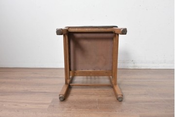 和製ヴィンテージ　楢(ナラ)材　繊細なスポーク状の背もたれと味わい深い木肌のダイニングチェア　(R-087344)