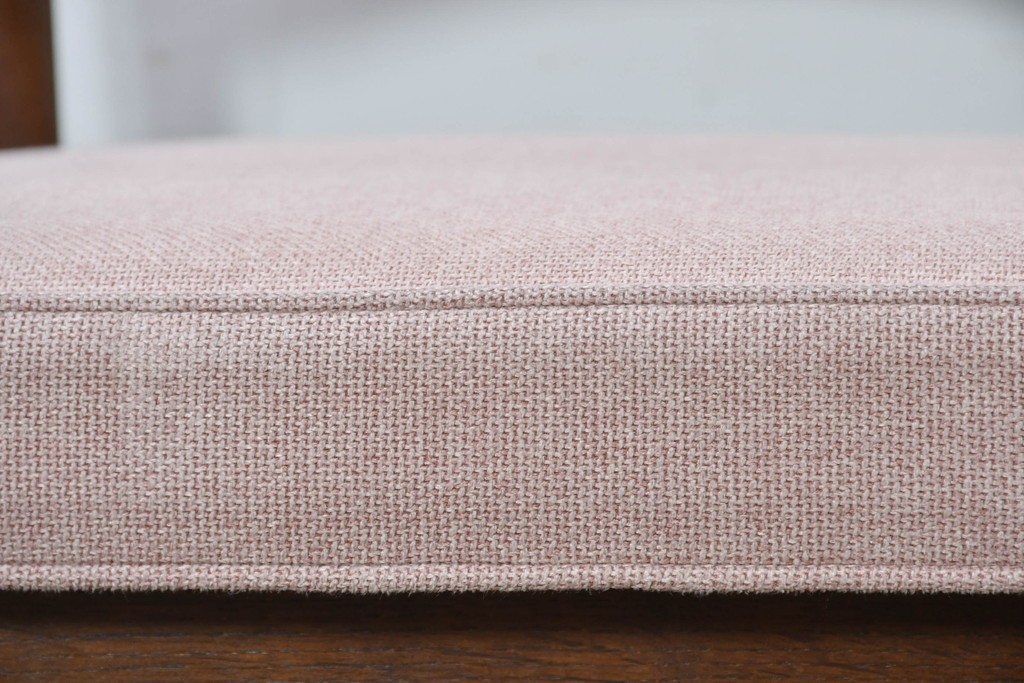 中古　美品　希少な廃番品!　飛騨産業　キツツキマーク　穂高シリーズ　曲線を活かした背もたれと挽き物脚が調和するクラシックダイニングチェア4脚セット　現行定価(4脚合計)約30万円　(R-087345)