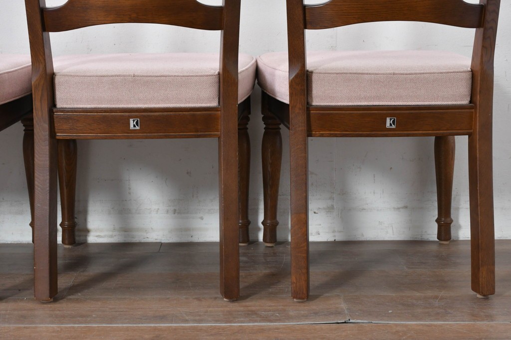 中古　美品　希少な廃番品!　飛騨産業　キツツキマーク　穂高シリーズ　曲線を活かした背もたれと挽き物脚が調和するクラシックダイニングチェア4脚セット　現行定価(4脚合計)約30万円　(R-087345)