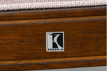 中古　美品　希少な廃番品!　飛騨産業　キツツキマーク　穂高シリーズ　曲線を活かした背もたれと挽き物脚が調和するクラシックダイニングチェア4脚セット　現行定価(4脚合計)約30万円　(R-087345)