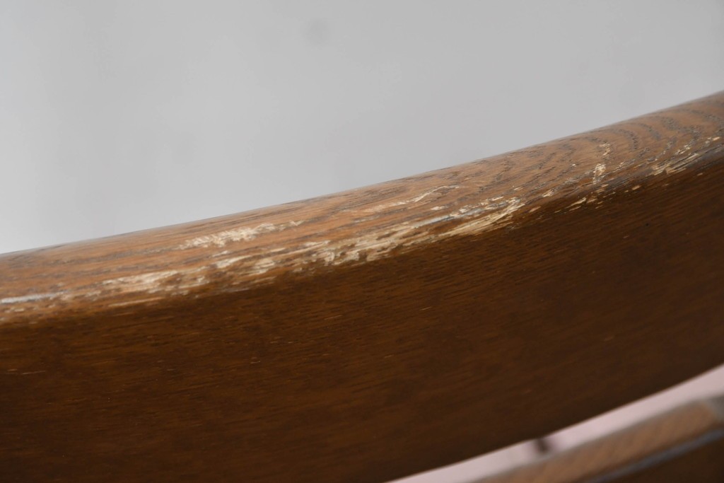 中古　美品　希少な廃番品!　飛騨産業　キツツキマーク　穂高シリーズ　曲線を活かした背もたれと挽き物脚が調和するクラシックダイニングチェア4脚セット　現行定価(4脚合計)約30万円　(R-087345)