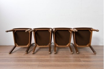 中古　美品　希少な廃番品!　飛騨産業　キツツキマーク　穂高シリーズ　曲線を活かした背もたれと挽き物脚が調和するクラシックダイニングチェア4脚セット　現行定価(4脚合計)約30万円　(R-087345)