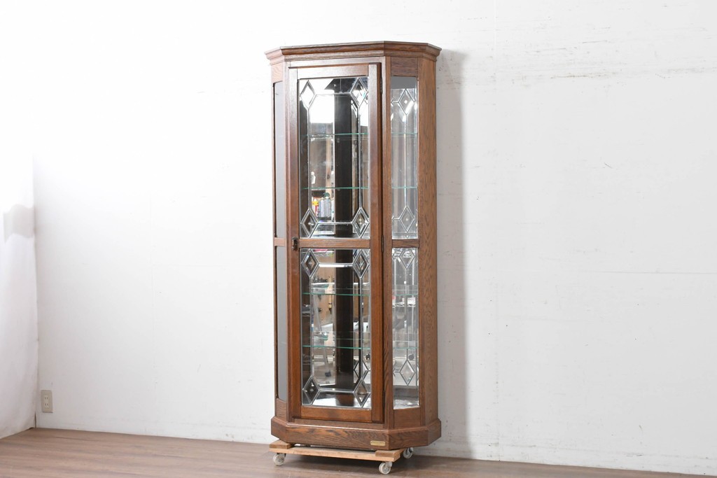 中古　美品　希少な廃番品!　COUNTRY HOUSE 2000(カントリーハウス)　Brugge(ブルージュ)　装飾ガラスが美しい背面鏡張りのキュリオケース　(R-087347)