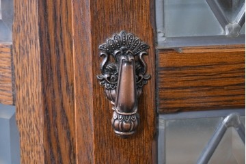 中古　美品　希少な廃番品!　COUNTRY HOUSE 2000(カントリーハウス)　Brugge(ブルージュ)　装飾ガラスが美しい背面鏡張りのキュリオケース　(R-087347)