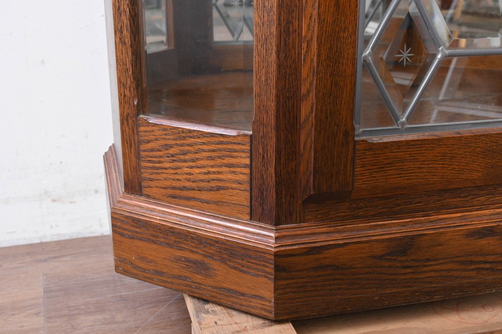 中古　美品　希少な廃番品!　COUNTRY HOUSE 2000(カントリーハウス)　Brugge(ブルージュ)　装飾ガラスが美しい背面鏡張りのキュリオケース　(R-087347)