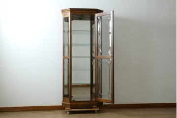 中古　美品　希少な廃番品!　COUNTRY HOUSE 2000(カントリーハウス)　Brugge(ブルージュ)　装飾ガラスが美しい背面鏡張りのキュリオケース　(R-087347)
