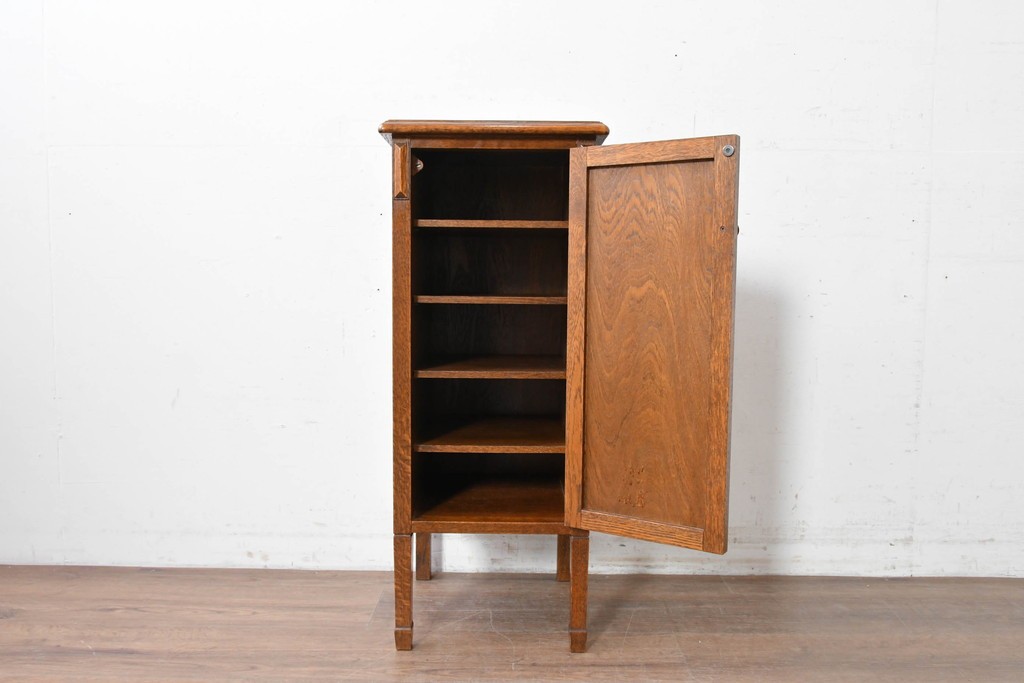 中古　美品　希少な廃番品!　菱形装飾と美しい木目が印象的なサイドキャビネット　(R-087348)