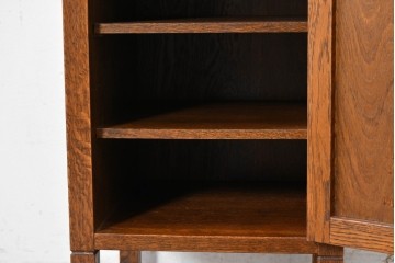 中古　美品　希少な廃番品!　菱形装飾と美しい木目が印象的なサイドキャビネット　(R-087348)