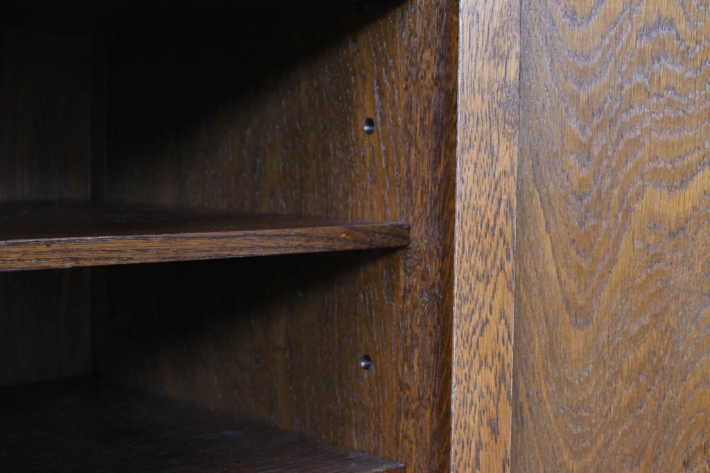 中古　美品　希少な廃番品!　菱形装飾と美しい木目が印象的なサイドキャビネット　(R-087348)