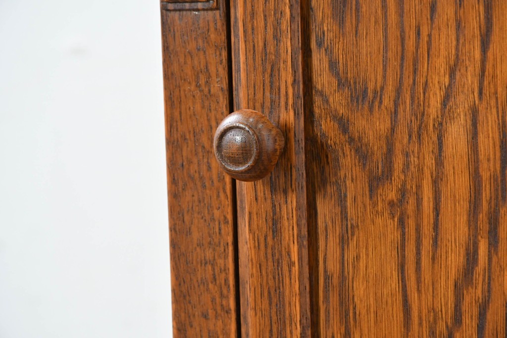 中古　美品　希少な廃番品!　菱形装飾と美しい木目が印象的なサイドキャビネット　(R-087348)