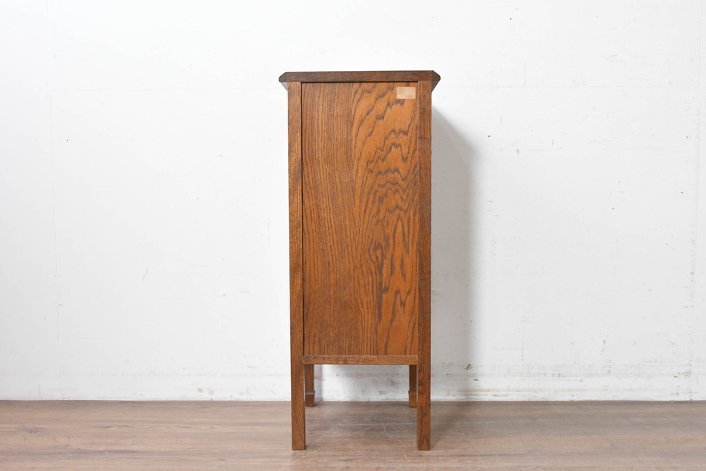 中古　美品　希少な廃番品!　菱形装飾と美しい木目が印象的なサイドキャビネット　(R-087348)