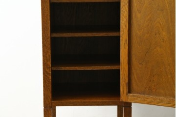 中古　美品　希少な廃番品!　三越家具　COUNTRY HOUSE(カントリーハウス)　Brugge(ブルージュ)　菱形装飾と美しい木目が印象的なサイドキャビネット　(R-087348)