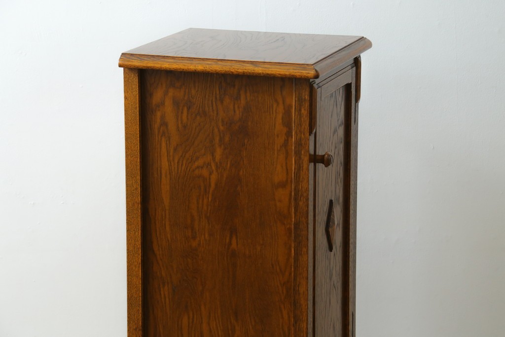 中古　美品　希少な廃番品!　三越家具　COUNTRY HOUSE(カントリーハウス)　Brugge(ブルージュ)　菱形装飾と美しい木目が印象的なサイドキャビネット　(R-087348)