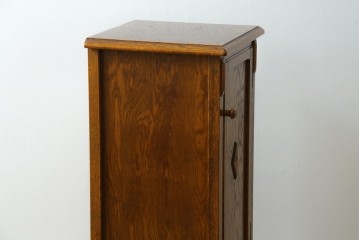 中古　美品　希少な廃番品!　三越家具　COUNTRY HOUSE(カントリーハウス)　Brugge(ブルージュ)　菱形装飾と美しい木目が印象的なサイドキャビネット　(R-087348)