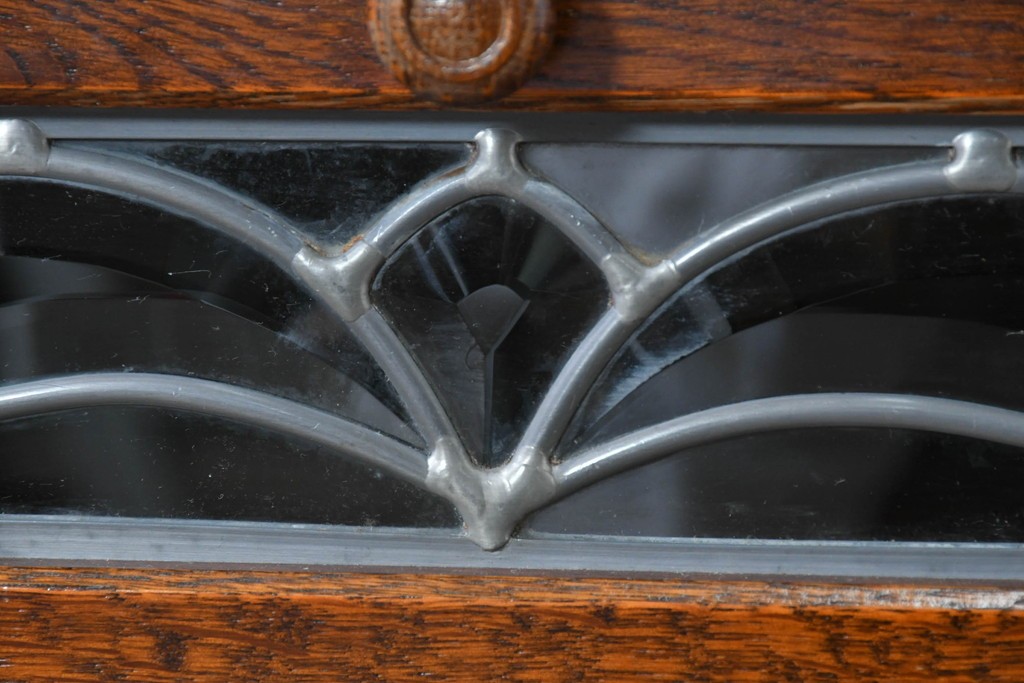 中古　美品　希少な廃番品!　ステンドグラスが目を引く5段チェスト　(R-087349)