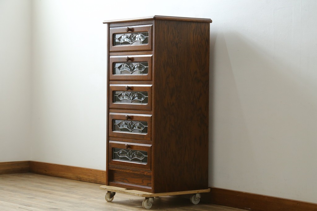 中古　美品　希少な廃番品!　三越家具　COUNTRY HOUSE(カントリーハウス)　Brugge(ブルージュ)　ステンドグラスが目を引く5段チェスト　(R-087349)