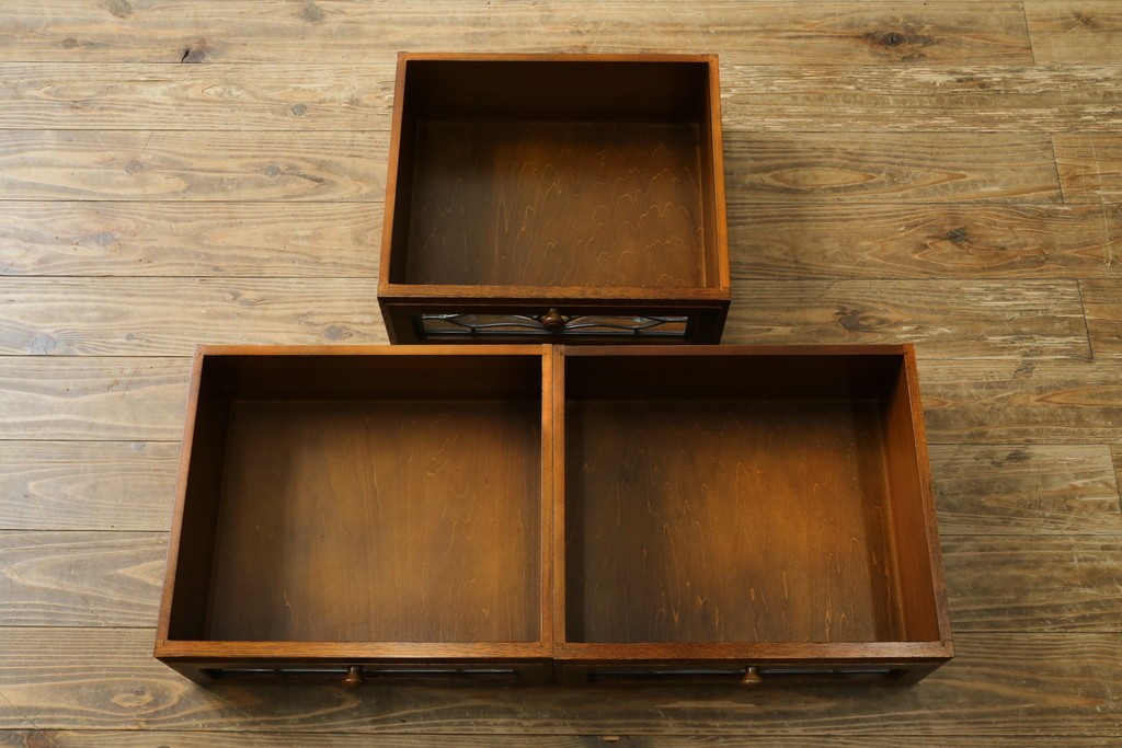 中古　美品　希少な廃番品!　三越家具　COUNTRY HOUSE(カントリーハウス)　Brugge(ブルージュ)　ステンドグラスが目を引く5段チェスト　(R-087349)