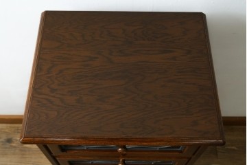 中古　美品　希少な廃番品!　三越家具　COUNTRY HOUSE(カントリーハウス)　Brugge(ブルージュ)　ステンドグラスが目を引く5段チェスト　(R-087349)