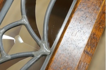中古　美品　希少な廃番品!　三越家具　COUNTRY HOUSE(カントリーハウス)　Brugge(ブルージュ)　ステンドグラスが目を引く5段チェスト　(R-087349)